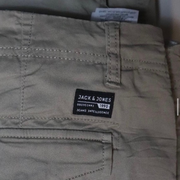 Jack & Jones Cargos - Picture 2 of 2